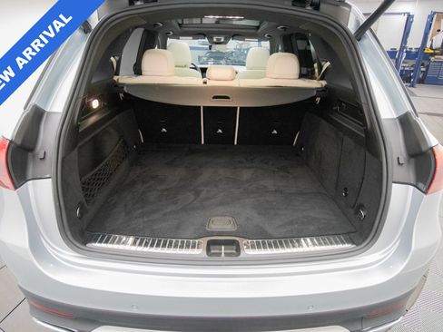 Used 2024 Mercedes-Benz GLE 350 4MATIC w/ Winter Package image 36