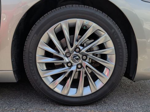 Used 2021 Lexus ES 350 Ultra Luxury w/ Accessory Package 2 image 12