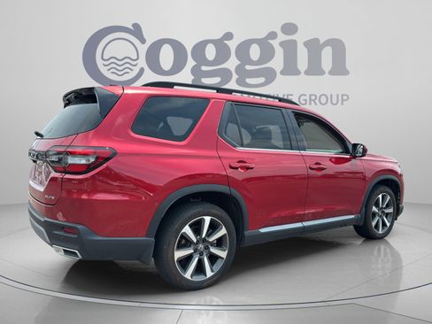 Certified 2025 Honda Pilot Elite image 5