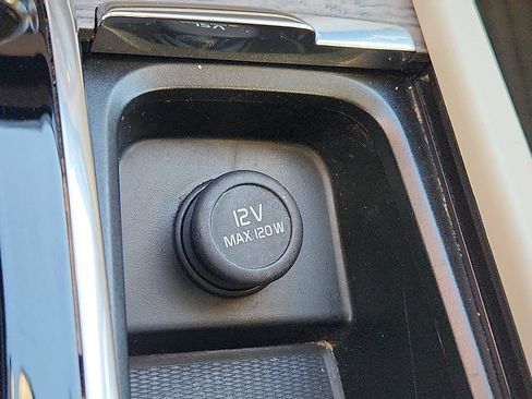 Certified 2023 Volvo XC90 T8 Plus w/ Protection Package Premier image 24