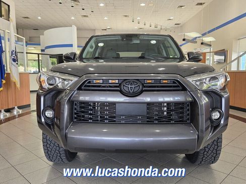 Used 2022 Toyota 4Runner SR5 Premium w/ Moonroof Package RWD image 2