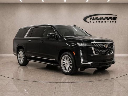Used 2023 Cadillac Escalade Premium Luxury w/ LPO, Floor Liner Package AWD/4WD image 9