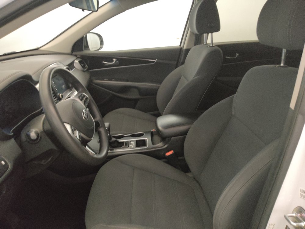 Used 2019 Kia Sorento AWD V6 image 17