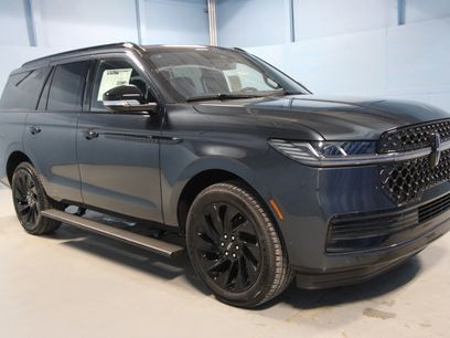 New 2025 Lincoln Navigator Reserve w/ Jet Appearance Package