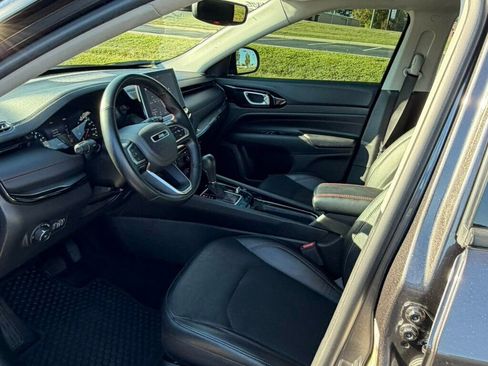 Used 2022 Jeep Compass Trailhawk w/ Trailhawk Convenience Group image 9