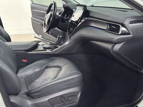 Used 2021 Toyota Camry XSE image 18