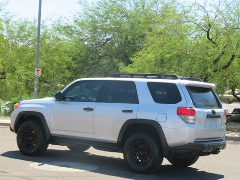 Used 2011 Toyota 4Runner Trail AWD/4WD image 5