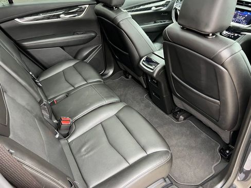 Used 2022 Cadillac XT6 Premium Luxury AWD/4WD image 23