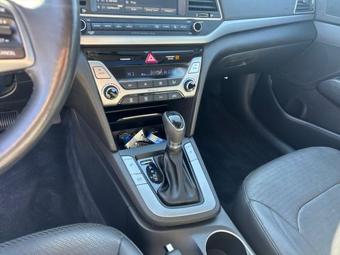 Used 2017 Hyundai Elantra Limited w/ Limited Tech Package 08 image 24