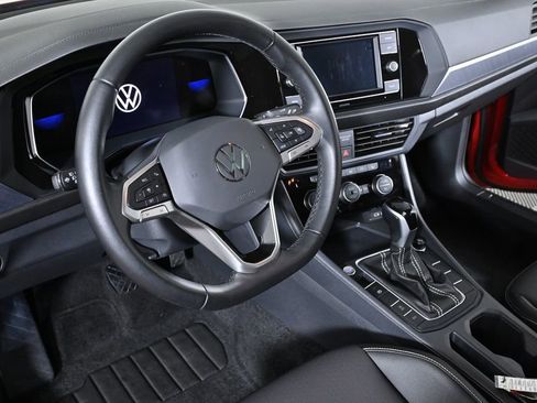 Used 2024 Volkswagen Jetta SE image 10