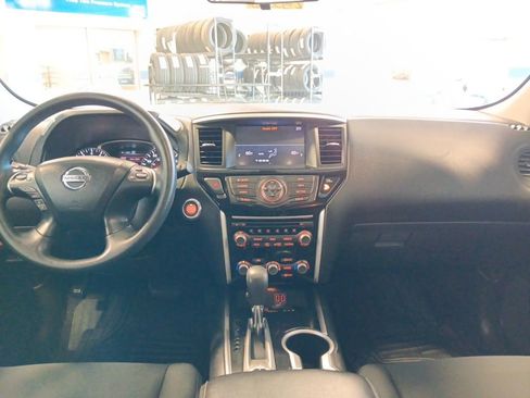 Used 2018 Nissan Pathfinder S AWD/4WD image 10