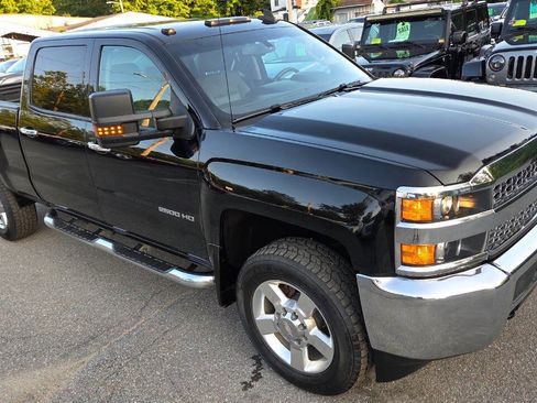 Used 2019 Chevrolet Silverado 2500 W/T w/ Snow Plow Prep Package AWD/4WD image 19