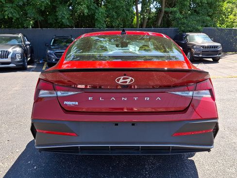 Certified 2025 Hyundai Elantra Sport FWD image 5