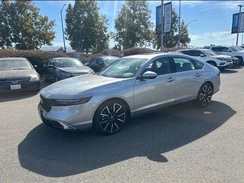 Used 2025 Honda Accord Touring image 5