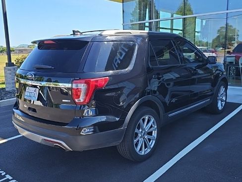 Used 2017 Ford Explorer XLT w/ Class II Trailer Tow Package AWD/4WD image 5
