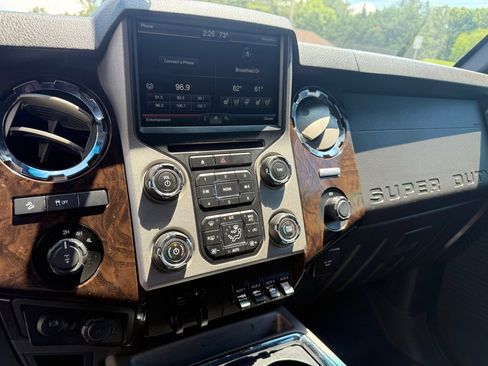 Used 2015 Ford F250 Platinum w/ FX4 Off-Road Package AWD/4WD image 45
