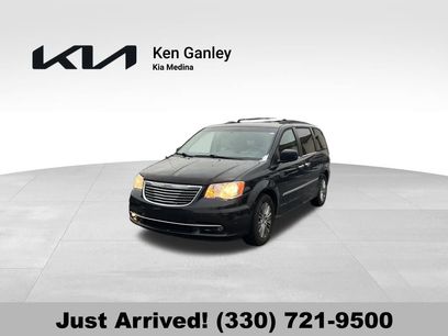 Used 2016 Chrysler Town & Country Touring w/ Driver Convenience Group