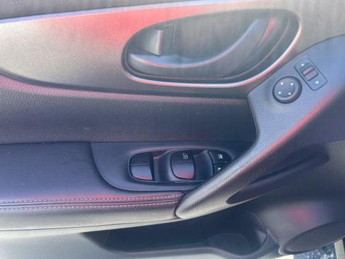 Used 2018 Nissan Rogue Sport S FWD image 14