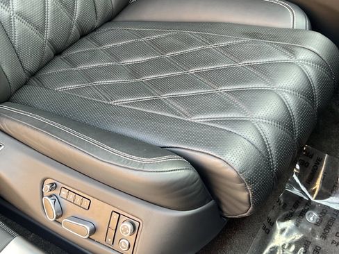 Used 2014 Bentley Flying Spur W12 image 43