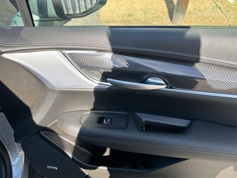 Used 2025 Cadillac XT5 Sportv w/ LPO, Floor Liner Package image 32