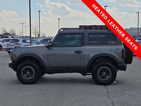 Used 2022 Ford Bronco Badlands image 3