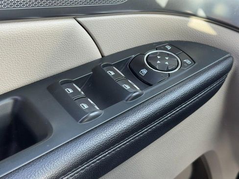 Used 2018 Ford Explorer XLT w/ Equipment Group 202A image 24