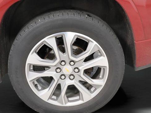 Used 2018 Chevrolet Traverse Premier w/ Driver Confidence II Package FWD image 9