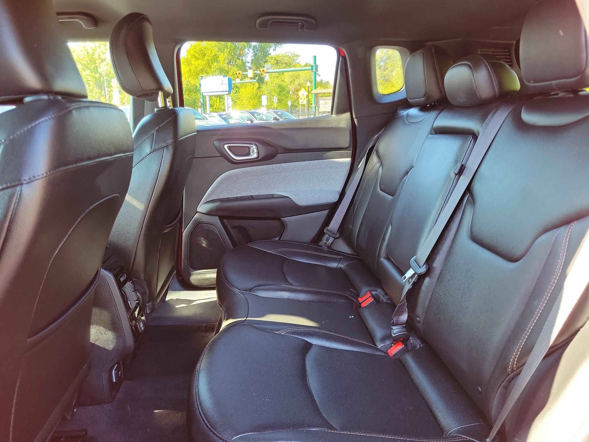 Used 2023 Jeep Compass Latitude AWD/4WD image 22