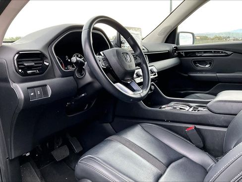 Used 2023 Honda Pilot Touring image 17