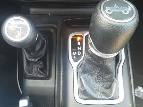 Used 2018 Jeep Wrangler Unlimited Sport S AWD/4WD image 26
