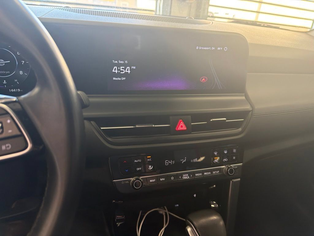 Used 2024 Kia Seltos EX AWD/4WD image 4