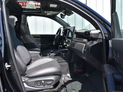 Certified 2025 Toyota Tacoma TRD Pro AWD/4WD image 25