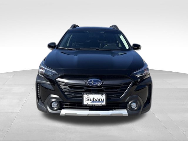 Used 2025 Subaru Outback Limited AWD/4WD image 2