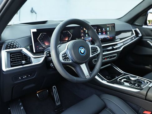 New 2026 BMW X5 xDrive50e w/ M Sport Package AWD/4WD image 22