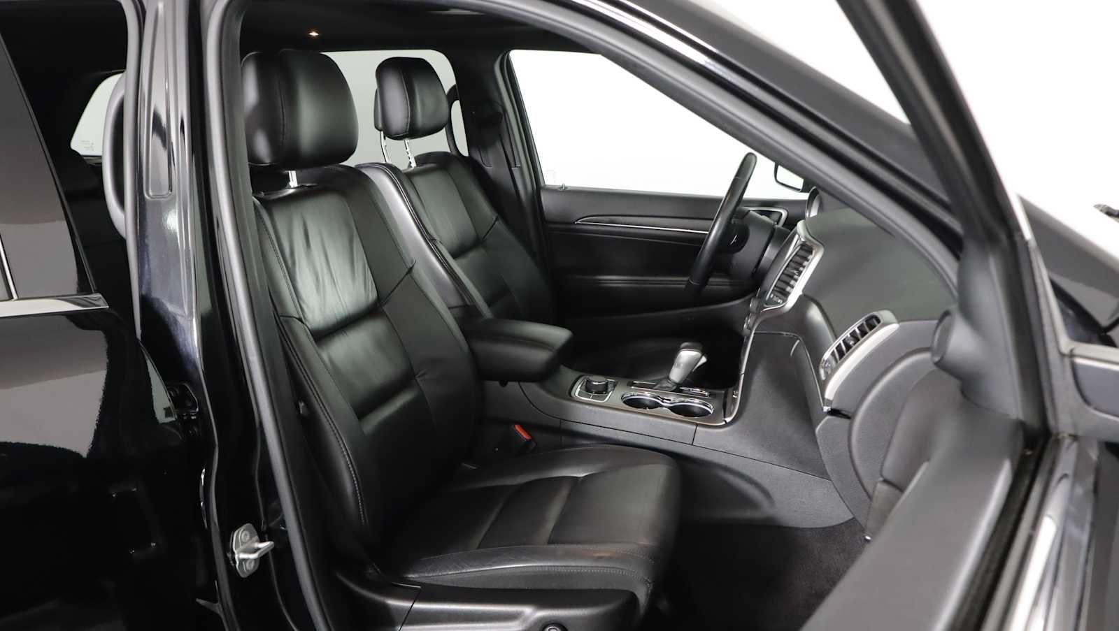 Used 2018 Jeep Grand Cherokee Limited AWD/4WD image 10