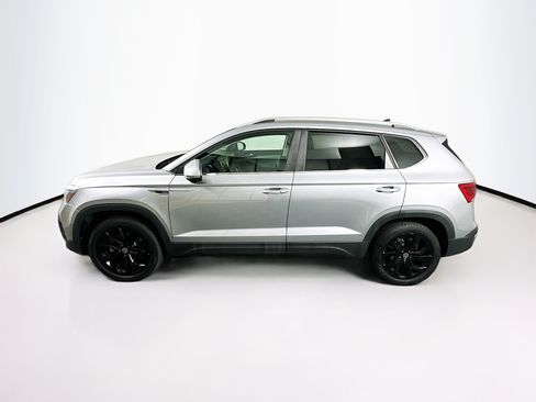 Used 2022 Volkswagen Taos SE FWD image 4