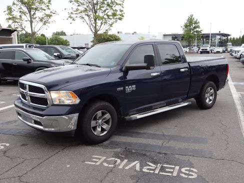 Used 2019 RAM 1500 Classic SLT AWD/4WD image 16