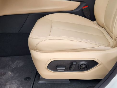 New 2025 Jeep Grand Cherokee L Limited w/ Trailer Tow Package image 21