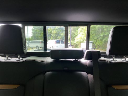 Used 2025 GMC Sierra 2500 AT4 w/ AT4 Premium Plus Package AWD/4WD image 36