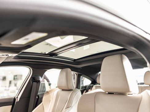 Used 2025 BMW 228i xDrive w/ Premium Package image 19