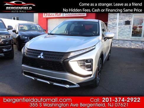 Used 2024 Mitsubishi Eclipse Cross SE image 1