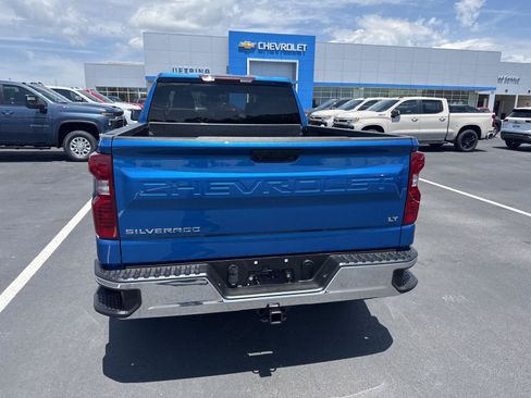 Used 2022 Chevrolet Silverado 1500 LT AWD/4WD image 3