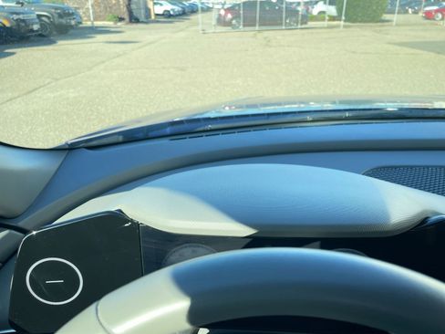 Used 2025 Hyundai Elantra SEL image 35