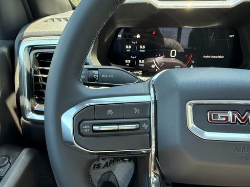 New 2026 GMC Canyon Elevation w/ LPO, Sports Bar Package AWD/4WD image 24