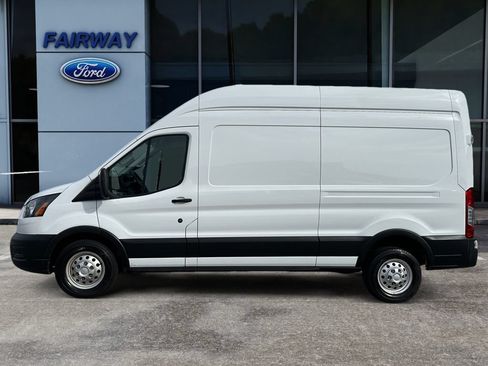Used 2023 Ford Transit 250 148 High Roof AWD image 9