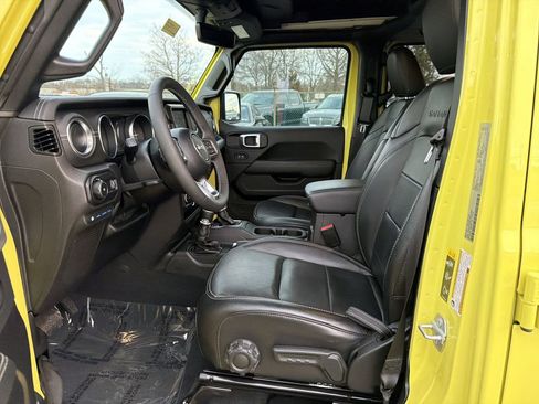 Used 2023 Jeep Wrangler Unlimited Sahara w/ Cold Weather Group image 12