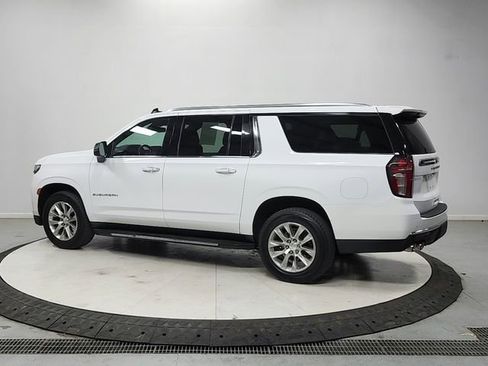 Used 2023 Chevrolet Suburban Premier RWD image 5