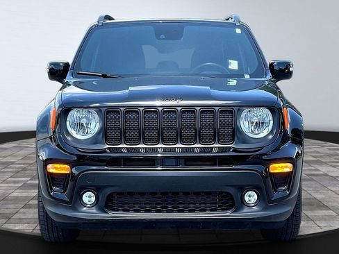 Used 2022 Jeep Renegade Altitude w/ Convenience Group AWD/4WD image 3