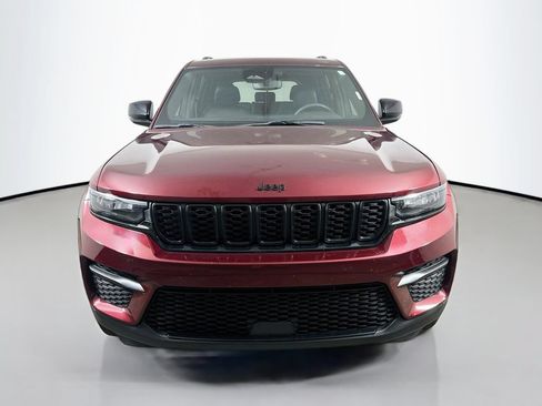Used 2023 Jeep Grand Cherokee Altitude RWD image 2