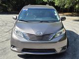 Used 2015 Toyota Sienna LE image 2